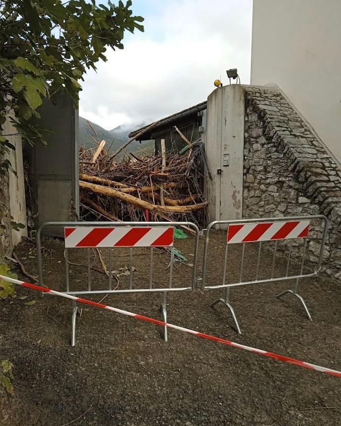 
	Il cancello ricavato nel muro seicentesco

