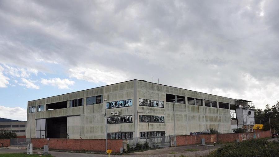 In foto (di Giancarlo Grassi) la struttura dell’ex Agrideco a Scarlino in località La Botte