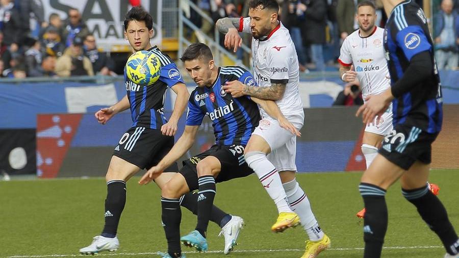 Pisa, la sfida infinita con mister Bisoli: bestia nera dei nerazzurri