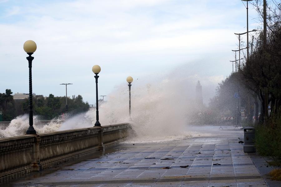 
	La mareggiata degli ultimi giorni sul viale Italia (foto Franco Silvi)

