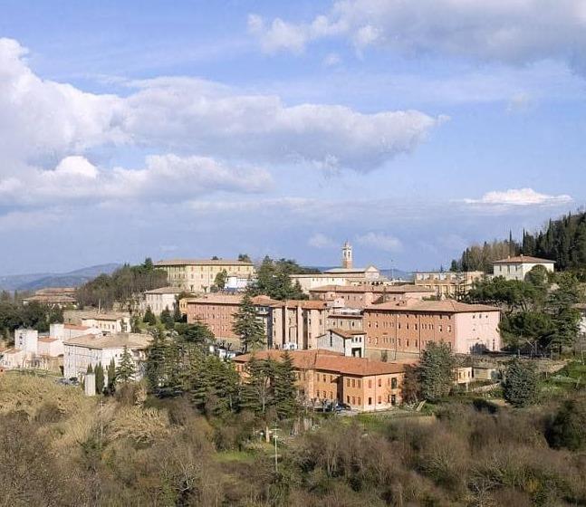 Volterra, ospedale invaso dai cantieri: due anni e mezzo di caos e disagi<br>
