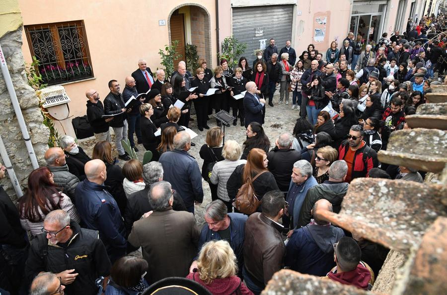 Nuoro apre le sue antiche cortes: torna Mastros e Galanias