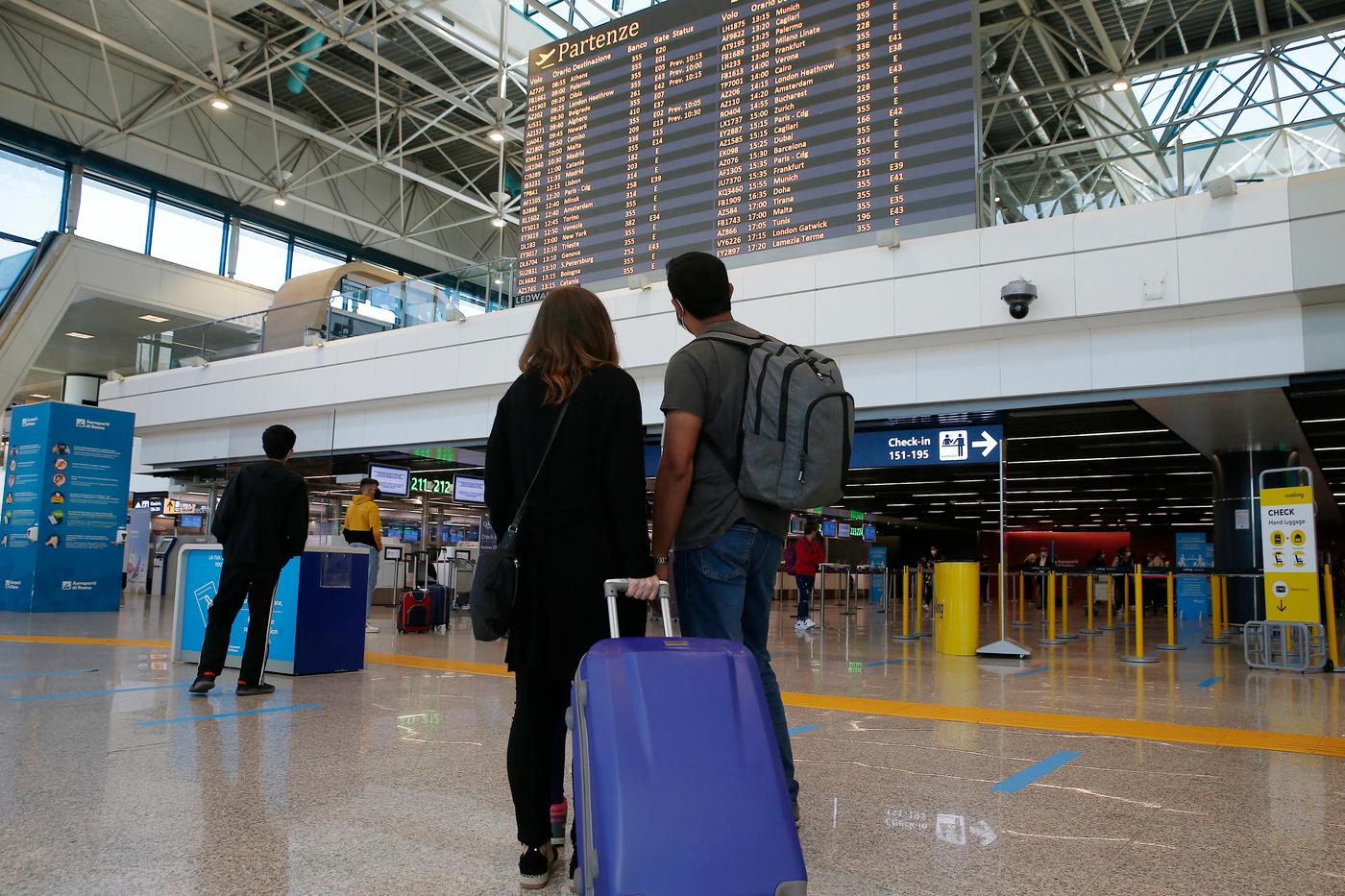 Natale nell’isola: voli aerei già carissimi, ma i prezzi possono salire ancora 