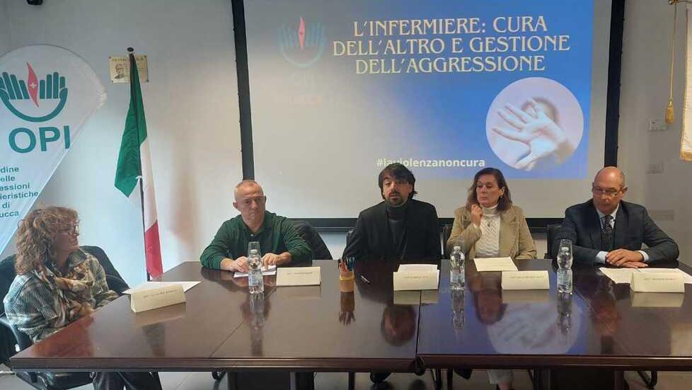 La conferenza stampa alla sede dell’Opi in via Viaccia