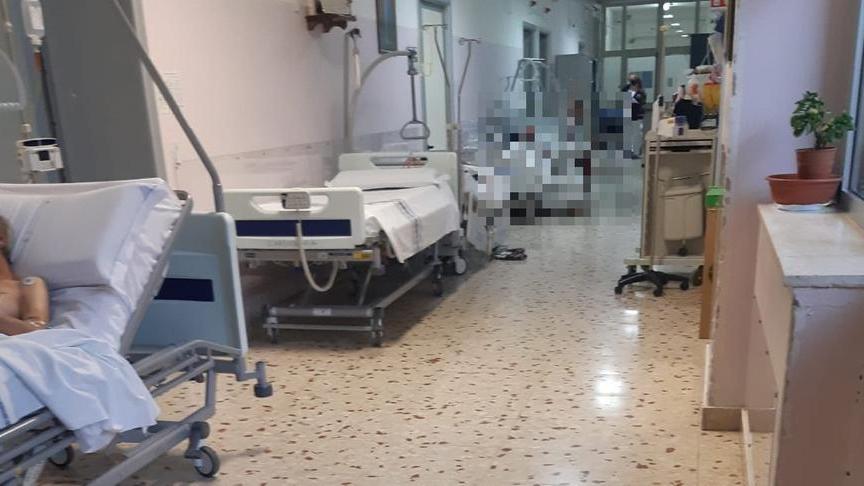 Parcheggiati da tre giorni sulle barelle nei corridoi di Cardiologia dell’Aou di Sassari