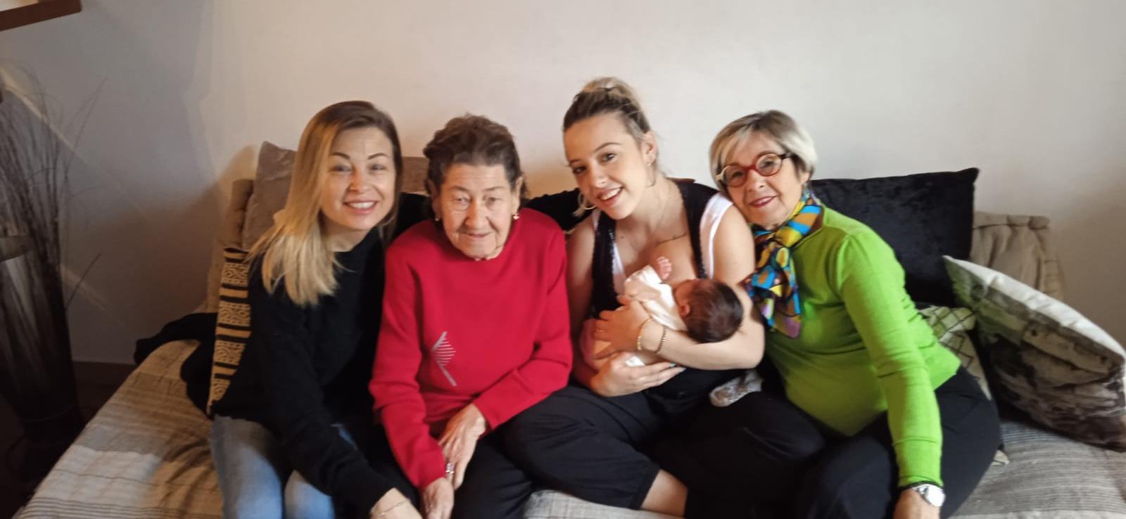 Dalla trisavola al nipotino Enea: Livorno e la bella storia di cinque generazioni insieme