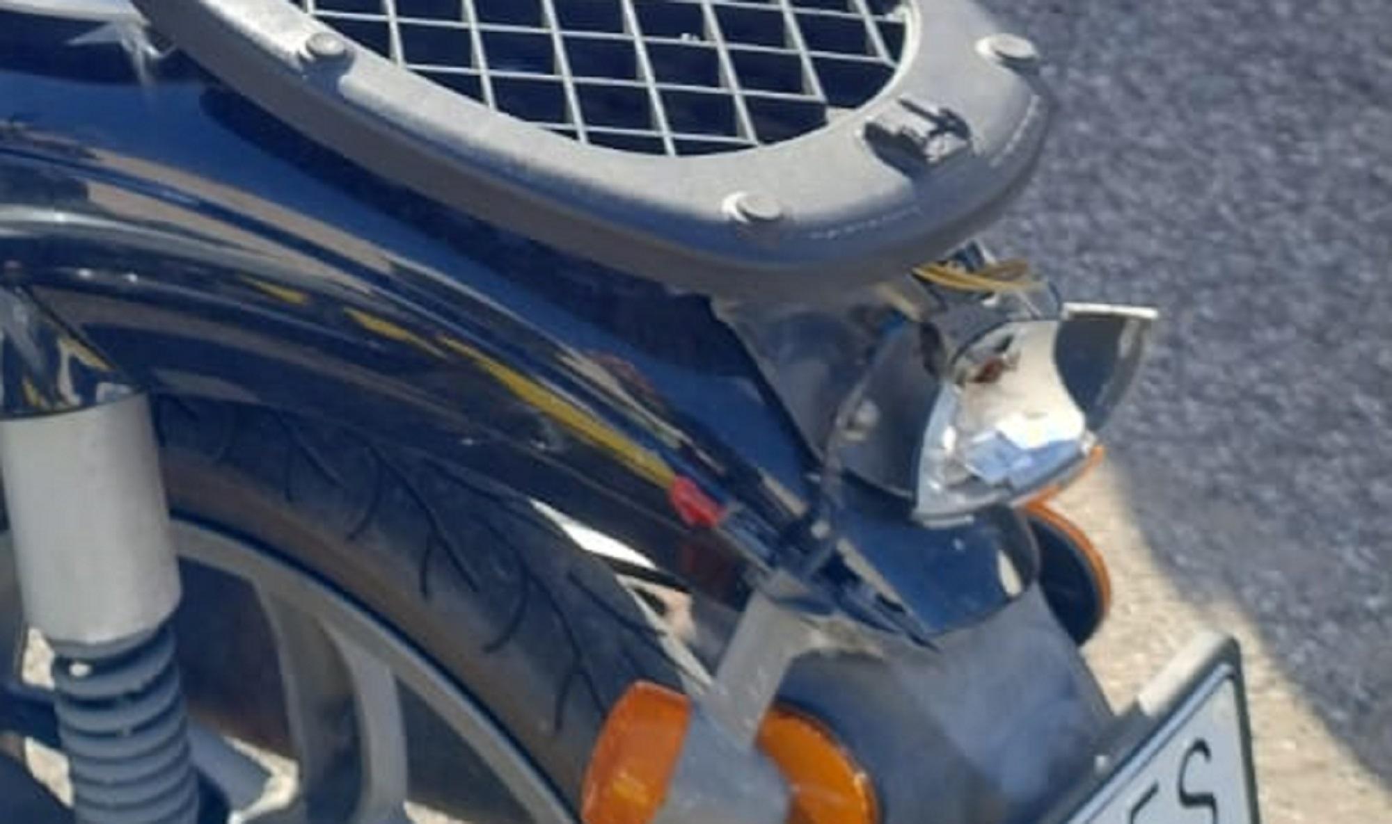 Una delle parti danneggiate del motorino