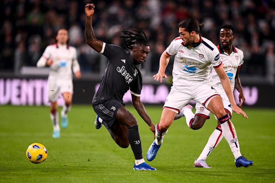 Un buon Cagliari perde in casa della Juventus
