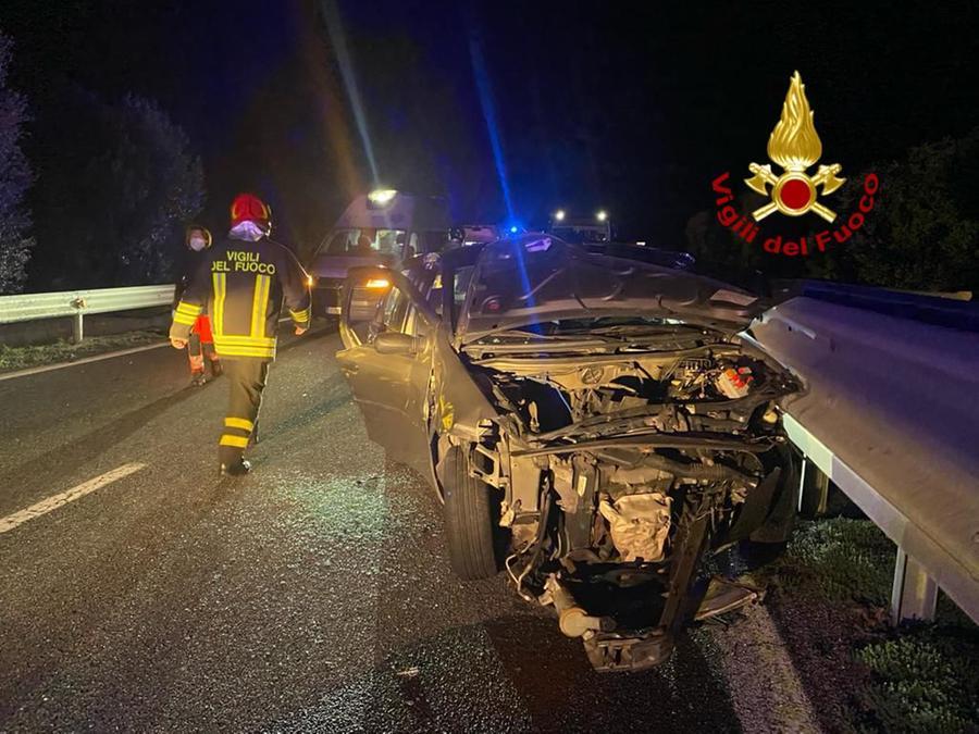 Tamponamento sulla 131Dcn, due persone ferite: grave un 20enne di Siniscola