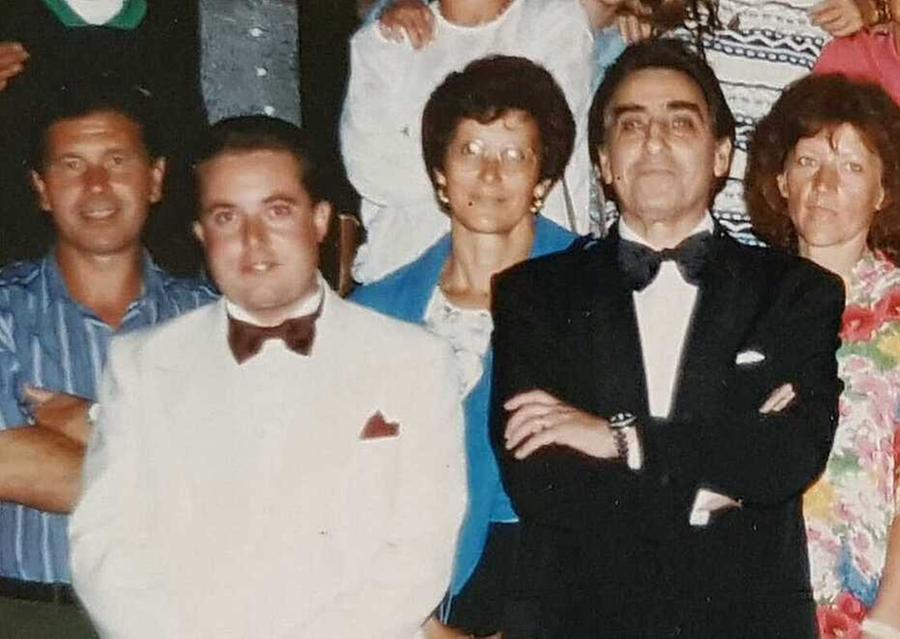 
	In una foto di alcuni anni fa Bruni (a sinistra) con il tenore Cioni all&rsquo;Elba

