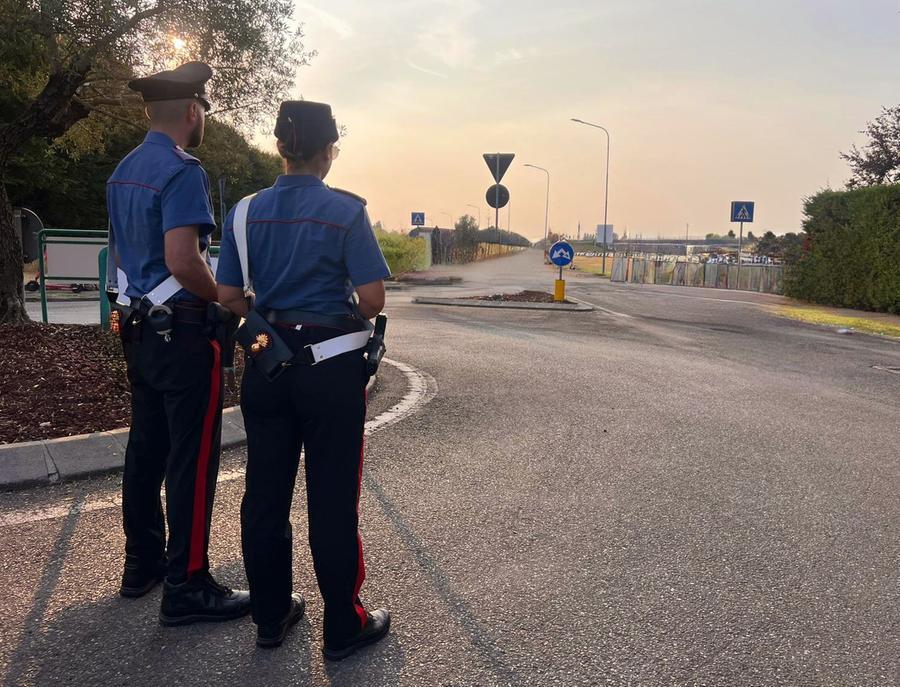 Schiaffi, pugni e minacce con coltello: denunciato un pastore di 47 anni