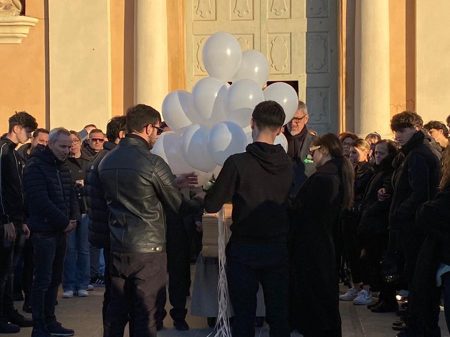 Dolore e rabbia all’addio a Daniela Alfano