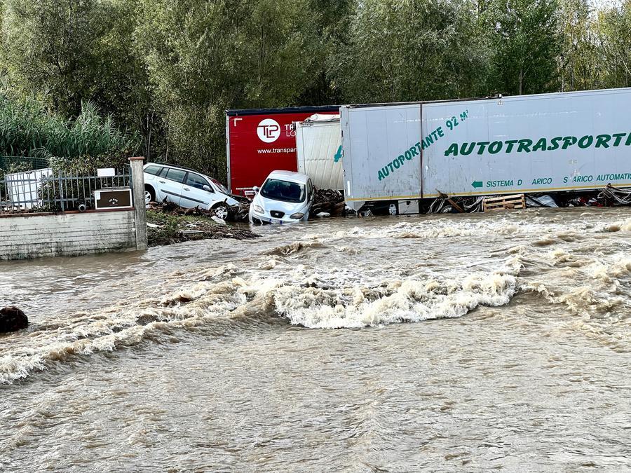 Auto alluvionate, cosa conviene fare tra riparare e rottamare. I consigli dell'esperto