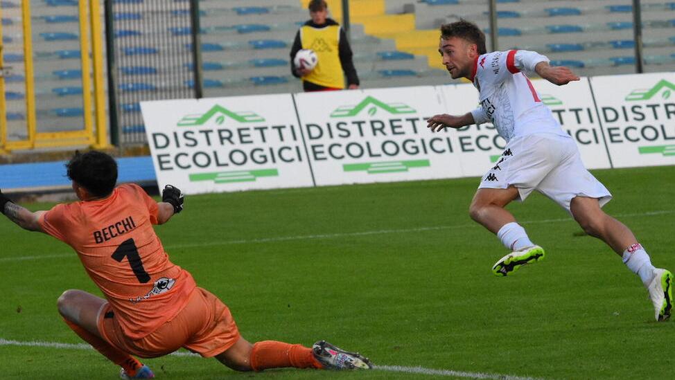Riccobono segna il gol della vittoria (foto Agenzia Bf)