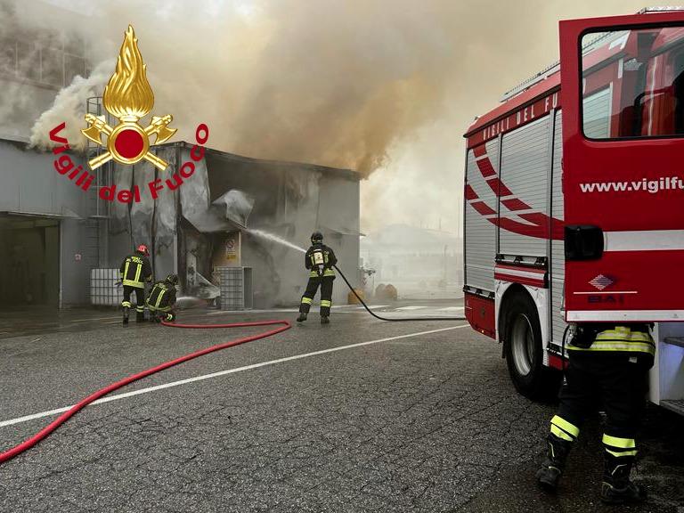 Montelupo, incendio alla Sammontana: a fuoco un carrello elevatore – Video