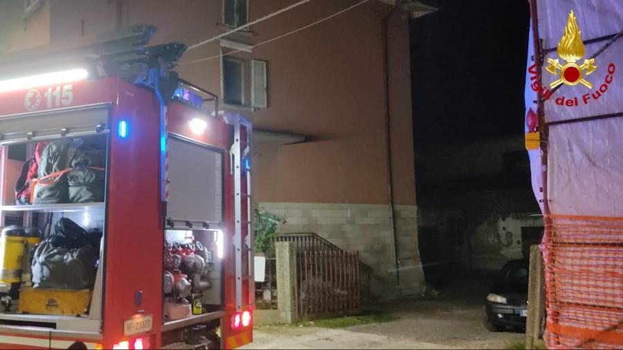 Esplosione dopo la fuga di gas, 15 persone sfollate