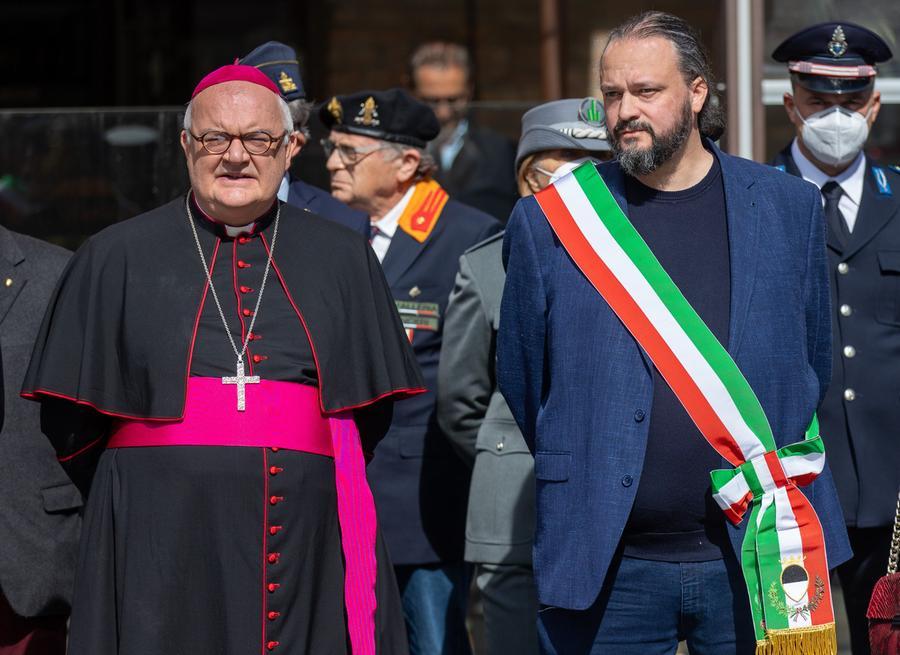 Migranti, Cpr e vescovo: Ferrara si divide. Destra e sinistra schierano i big