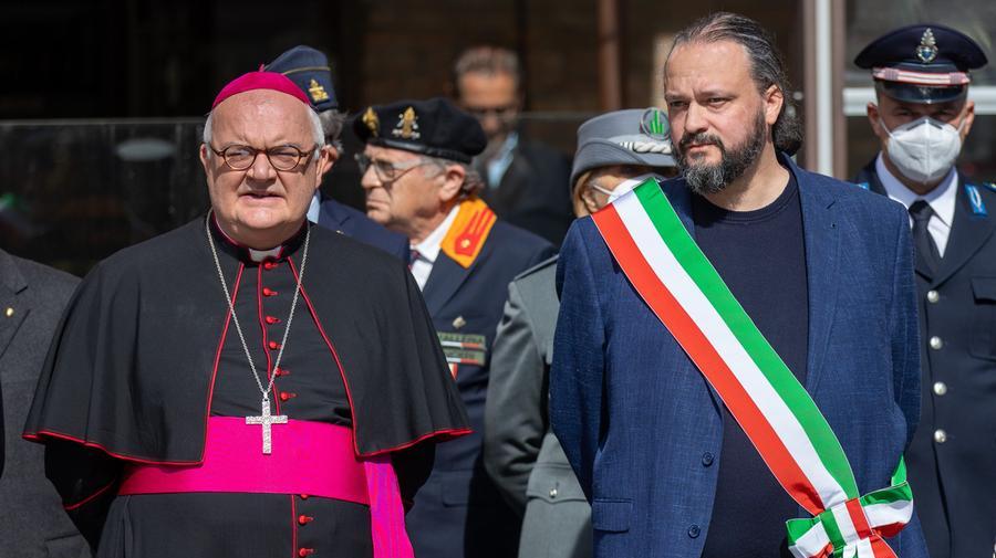Migranti, Cpr e vescovo: Ferrara si divide. Destra e sinistra schierano i big