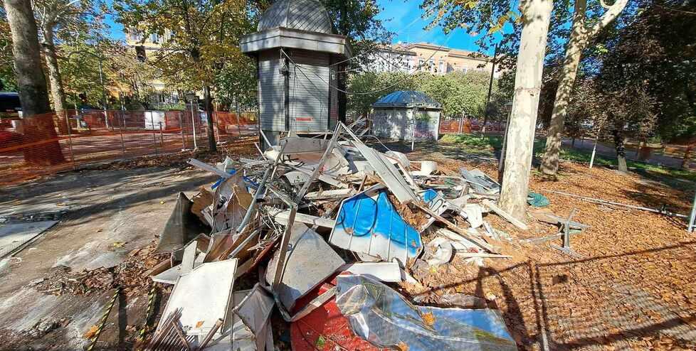 Abbattuto l’ex Lido Park storica baracchina in degrado