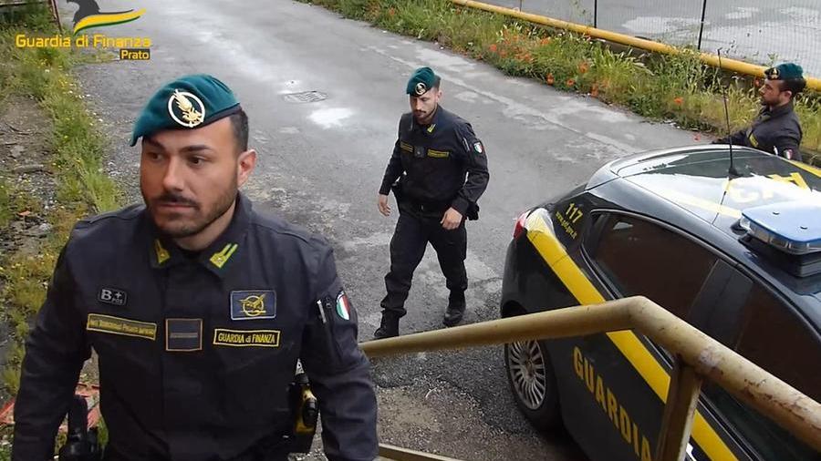 Prato, evade tre milioni grazie alle aziende “apri e chiudi”: arrestato