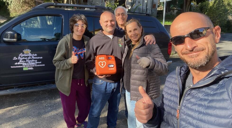 A Parrana San Martino arriva il defibrillatore. «È il primo grazie a raccolta fondi e donazioni»<br>
