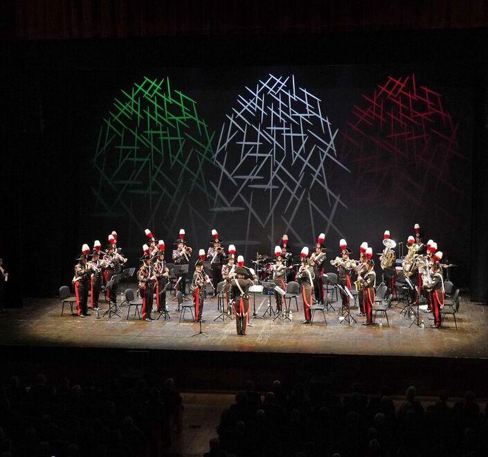 La fanfara sul palco del Goldoni (foto di Franco Silvi)