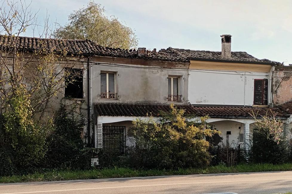 Ripapersico, case pericolanti e occupate abusivamente