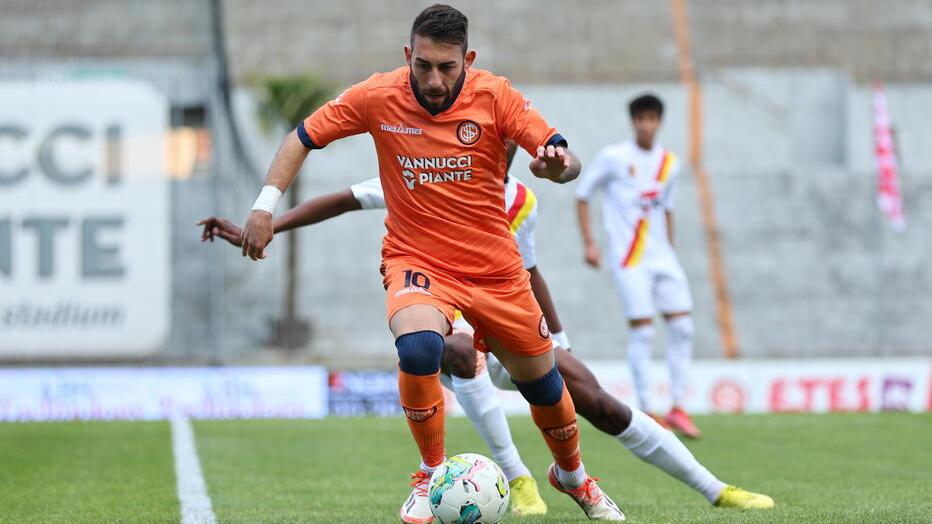 Davide Macrì vestirà di nuovo la maglia arancione