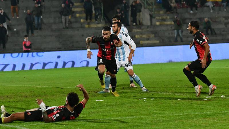 Minuto 43’ st: Russo ha appena toccato la palla della vittoria