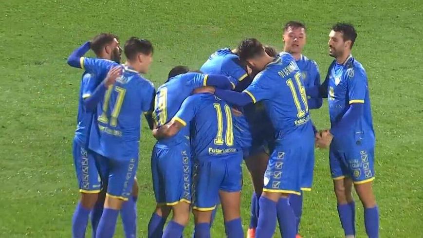 L’esultanza della Carrarese dopo la rete di panico alla Juve NG