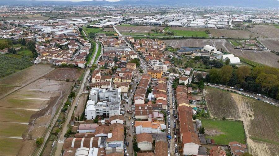 Alluvione a Prato, metà delle imprese sono ancora chiuse