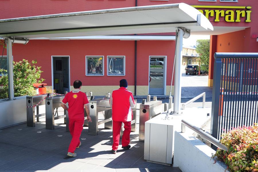 Ferrari, sì a 250 assunzioni: premi fino a 17mila euro
