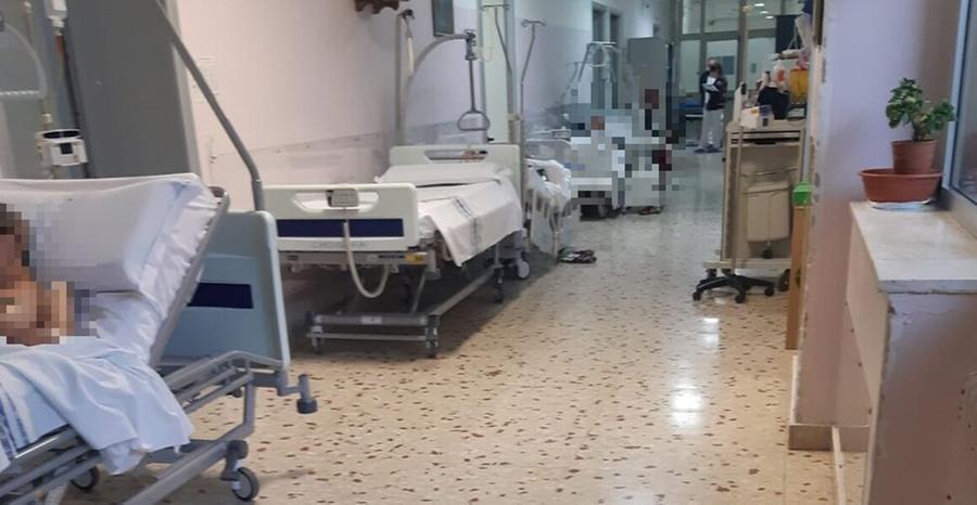 Sassari, ricoverati nel corridoio: blitz dei Nas in Cardiologia