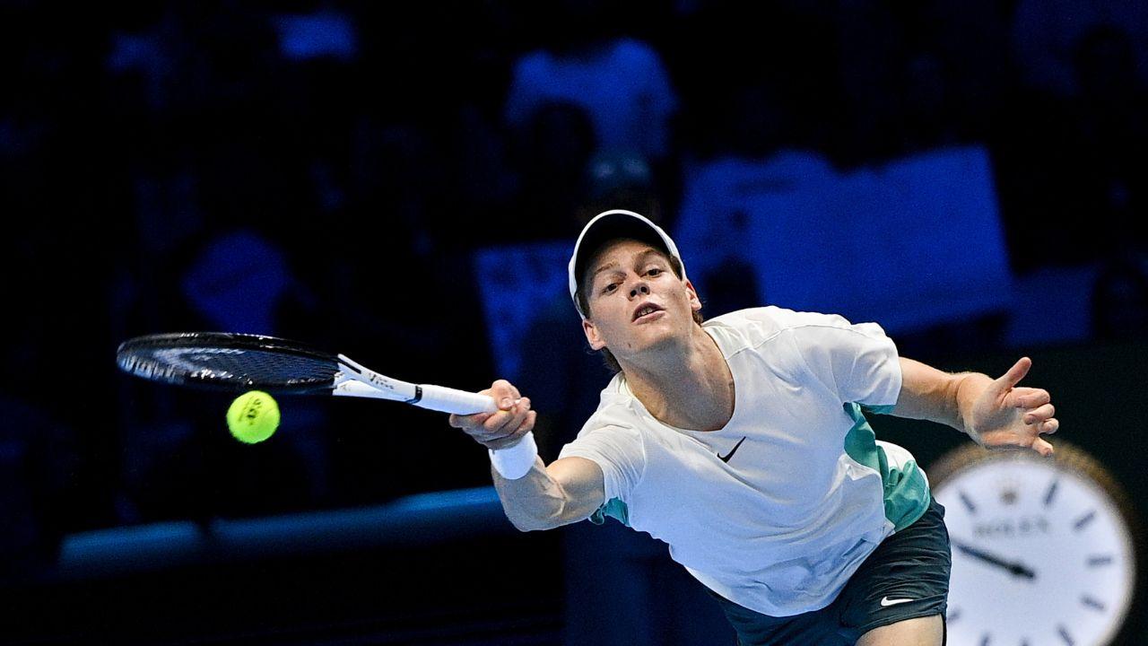 Sinner e la notte dei miracoli: l'impresa con Djokovic tiene sveglia l'Italia fino all'urlo che celebra la leggenda