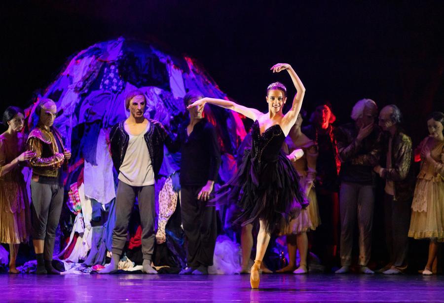 Carola Puddu: «Ho la danza nel dna. Amici? Lo consiglio»