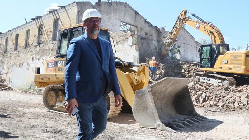 Il sindaco Paolo Masetti in un sopralluogo nel cantiere
