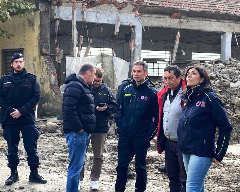 L’assessora Monia Monni (a destra) durante il sopralluogo a Vaiano