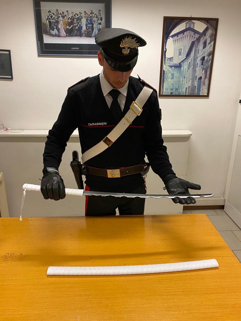 
	La katana sequestrata

