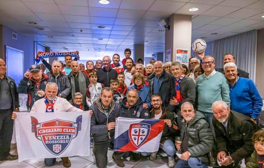 
	Foto di gruppo dopo l'incontro dei Circoli Fasi con il Cagliari calcio

