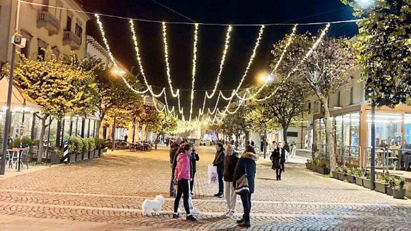 
	La luminara in piazza Gramsci

