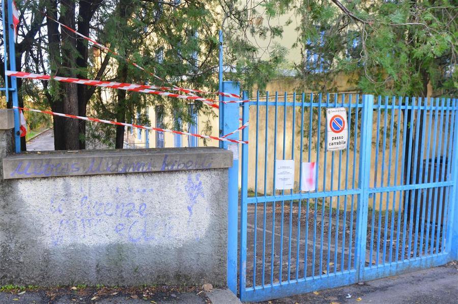 
	Firenze: la ringhiera che si &egrave; staccata

