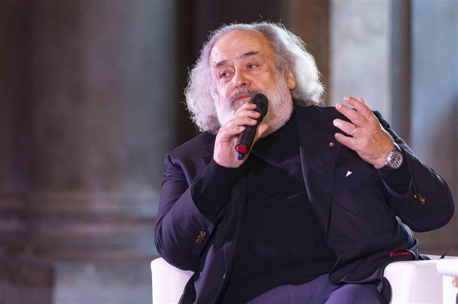 
	Stefano Ricci&nbsp;sul palco del festival

