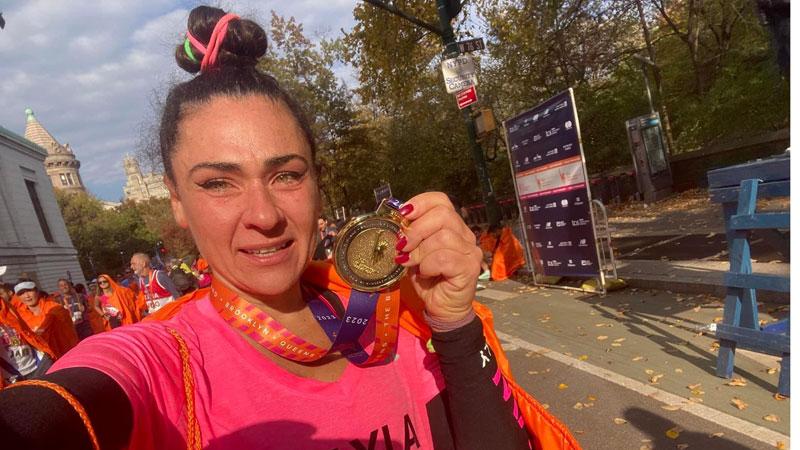 La dottoressa Mayla Galeni, dentista carrararese che dopo dieci mesi di allenamento ha affrontato la Maratona