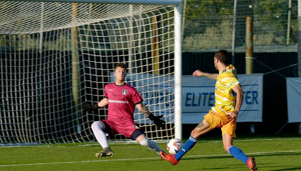 Un’azione della partita (foto Giancarlo Grassi)