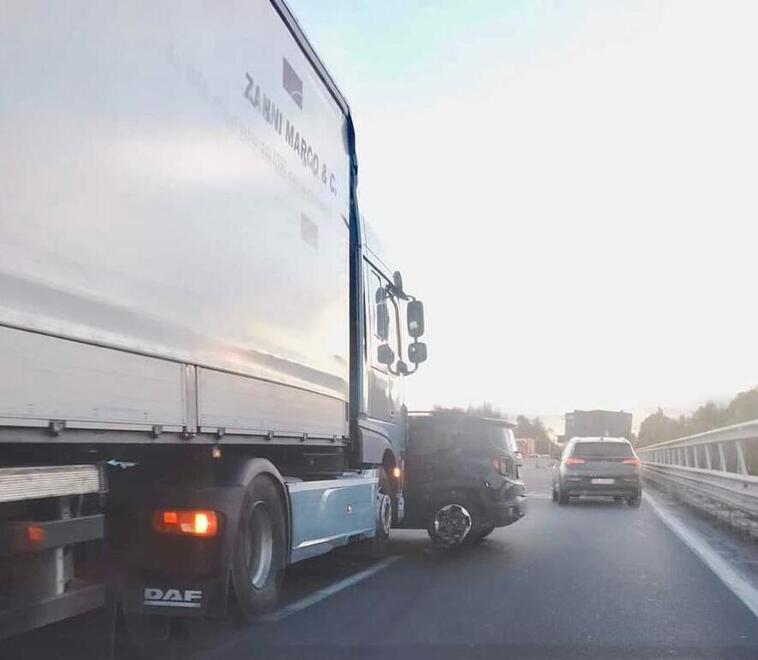 Incidente sul ponte del Secchia Traffico bloccato 2 ore nel distretto