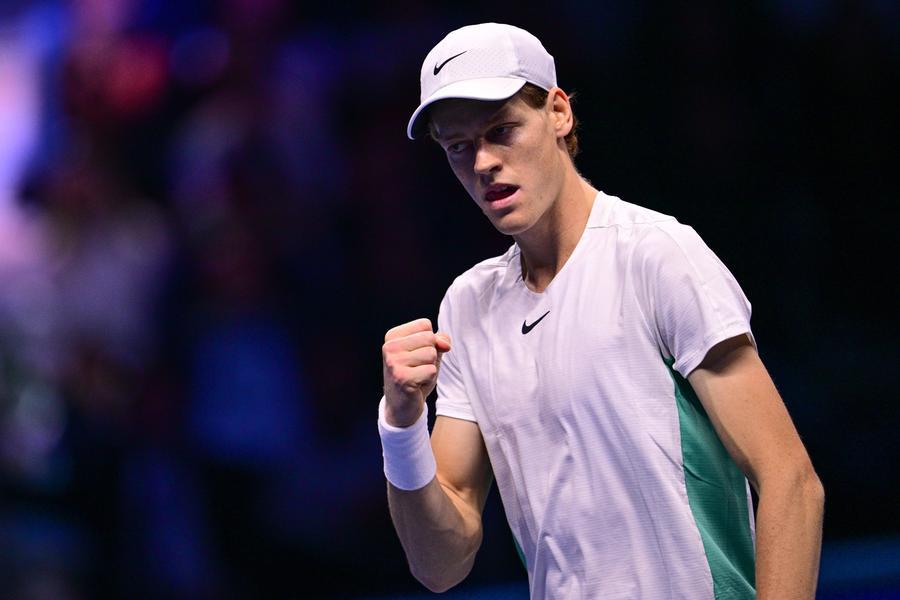 Tennis, Sinner batte Rune e va in semifinale da imbattuto. Djokovic qualificato