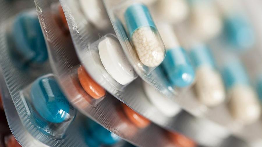 Sassari, l’Aou in prima linea contro l’antimicrobico resistenza: «Più cautela nell’uso degli antibiotici»
