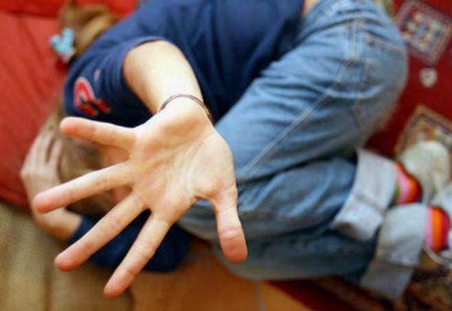 Prato, tre ragazzine molestate nella casa di accoglienza per minori: indagato un operatore