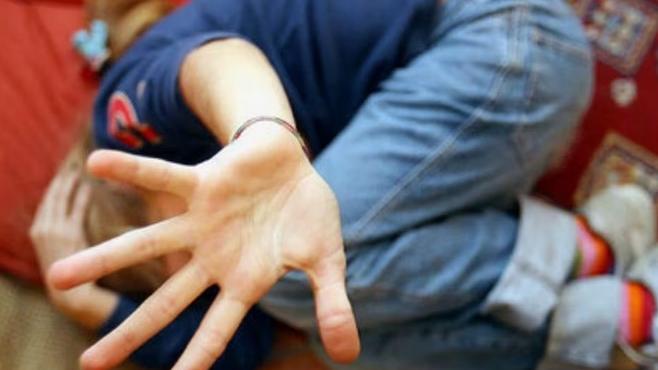 Prato, tre ragazzine molestate nella casa di accoglienza per minori: indagato un operatore