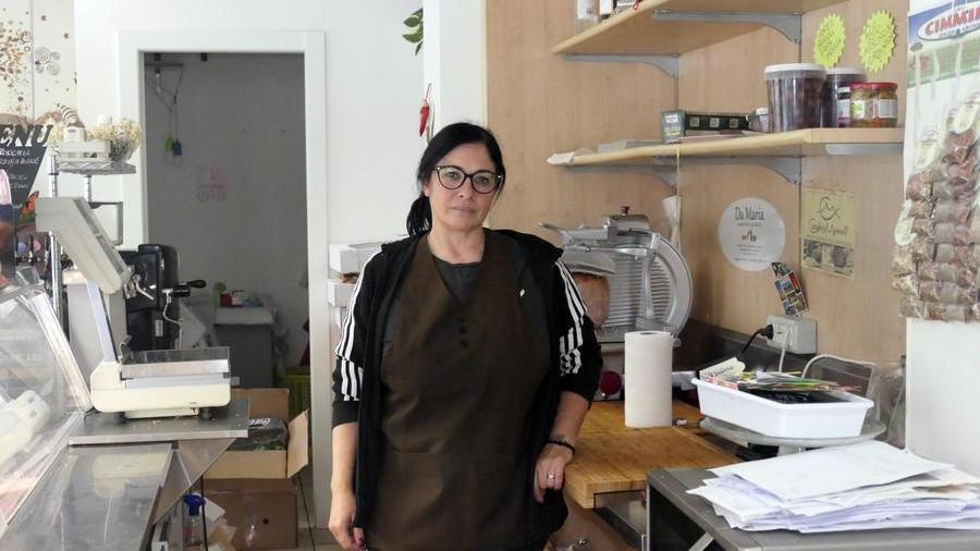Viareggio, quattro furti in tre anni: «Basta, chiudo il negozio»